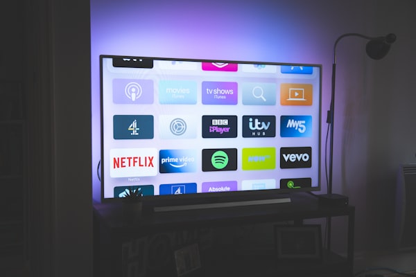 Enchères téléviseurs Lyon Isère — TV 4K QLED en ligne — Affaires Enchères